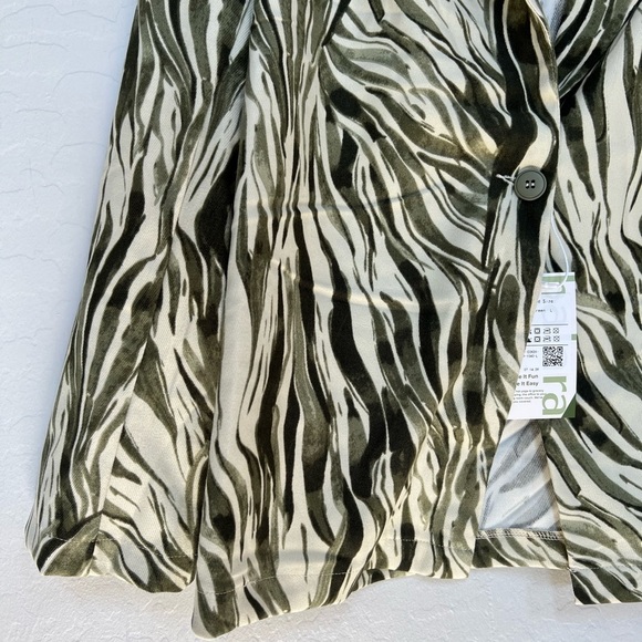 Halara V Neck Watercolor Print Blazer - Picture 6 of 10